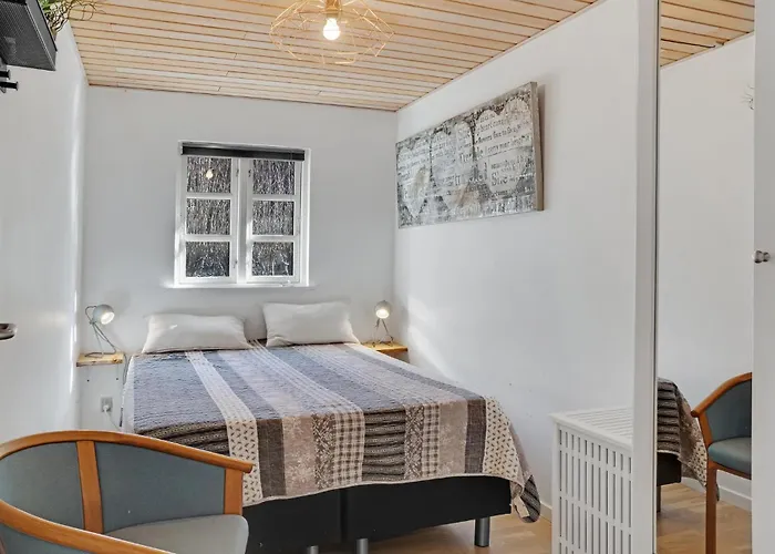 Дом отдыха Cozy In Vaeggerlose With Sauna